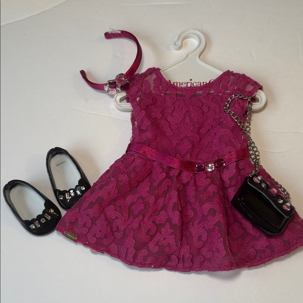 Merry Magenta AG outfit